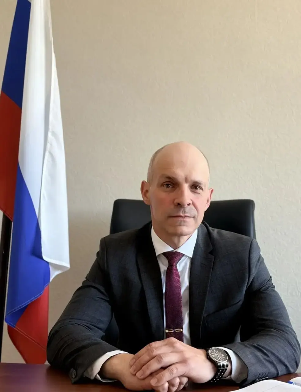 Приступил к обязанностям 25 мая. Более 20 лет опыта в лесном хозяйстве: работа в Новгородской области, руководящие должности в департаментах и преподавание в вузе.