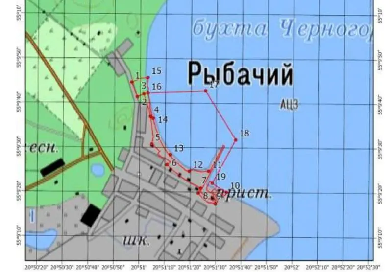 Ведомство не поддержало проект стеклянного 21‑метрового здания в посёлке Рыбачий на территории национального парка: экологи предупреждали, что объект превратится в «стену смерти» для перелётных птиц.