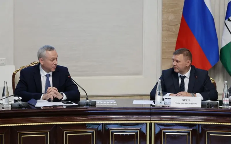 Глава Ордынского района Олег Орёл единогласно избран председателем президиума Совета муниципальных образований Новосибирской области. Ранее он курировал мероприятия по массовому забою скота и вводил карантинные ограничения, что вызывало опасения фермеров и экологов.