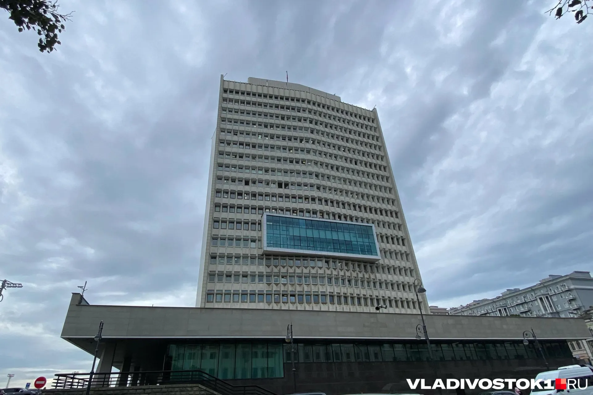 Губернатор Приморского края заявил, что совет, распущенный в 2021 году, восстанавливать не станут. По его мнению, подобные советы затягивают принятие решений, а их функции могут выполнять надзорные органы.