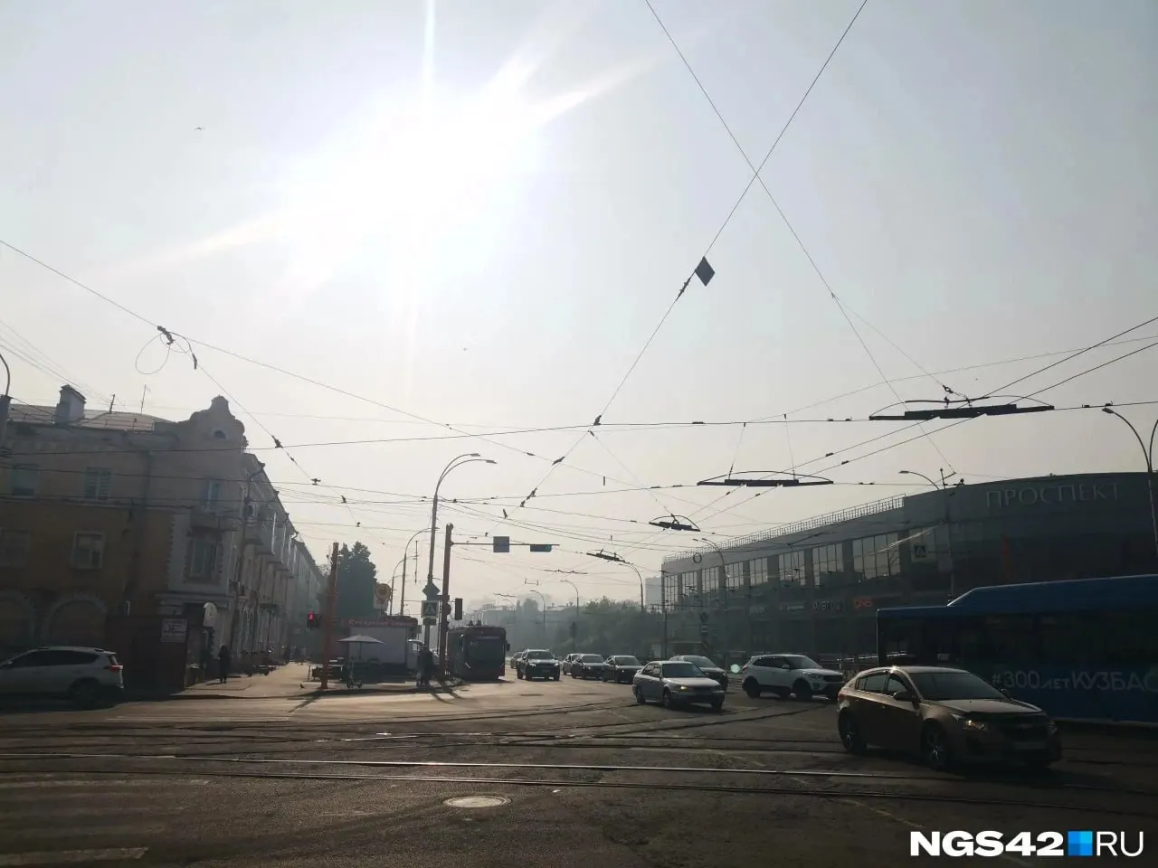 По данным Минэкологии, мгла, окутывавшая Кузбасс во время пожаров на востоке Сибири, расселась, а лабораторные анализы не выявили превышений загрязняющих веществ в воздухе.