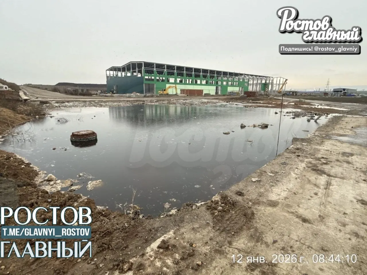 Жители Неклиновского района фиксируют перекачку фильтрата за пределы Мясниковского полигона: через Пятихатовское озеро загрязнение может распространиться в Таганрогский залив, угрожая побережью и купальному сезону.