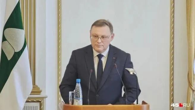 Анатолия Тарасенко отстранили после проверки Контрольно‑счётной палаты: выявлены нарушения при начислении арендной платы за леса и в обеспечении граждан древесиной, материалы переданы в правоохранительные органы.