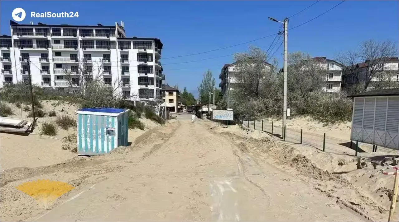 Анапа открыла купальный сезон: море в&nbsp;грязи и&nbsp;мазут на&nbsp;берегу