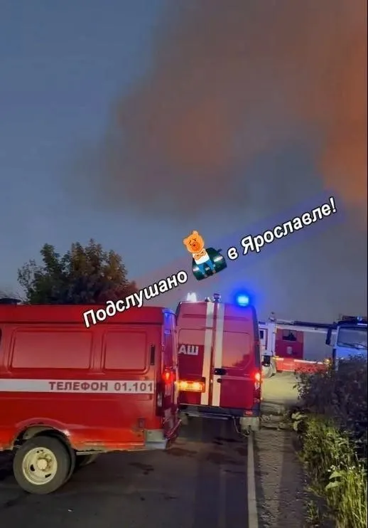 В посёлке Дубки Ярославской области с ночи горит предприятие по переработке мусора. Открытое горение ликвидировали к 6:47, однако работы по тушению и локализации последствий продолжаются.