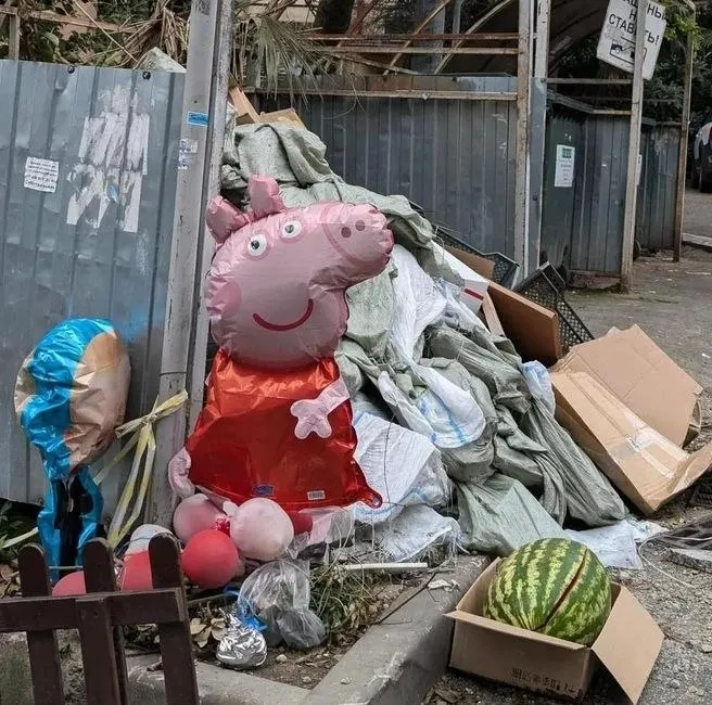 В городе установят 241 новую контейнерную площадку с раздельным сбором и видеонаблюдением, а также организуют пункты приёма шин для переработки — меры направлены на сокращение несанкционированных свалок и улучшение экологии.