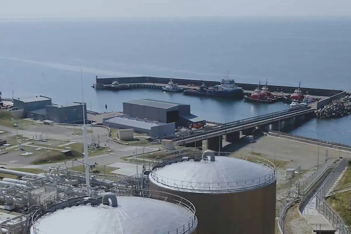 При погрузке на морском терминале Каспийского Трубопроводного Консорциума два танкера подверглись атаке беспилотников. Пожар оперативно потушен, загрузка приостановлена, проводится оценка повреждений.