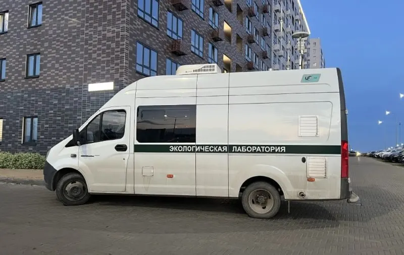 Мобильная лаборатория Минэкологии проверила воздух в нескольких микрорайонах после жалоб жителей. Превышений ПДК не зафиксировано, хотя запах действительно ощущался.