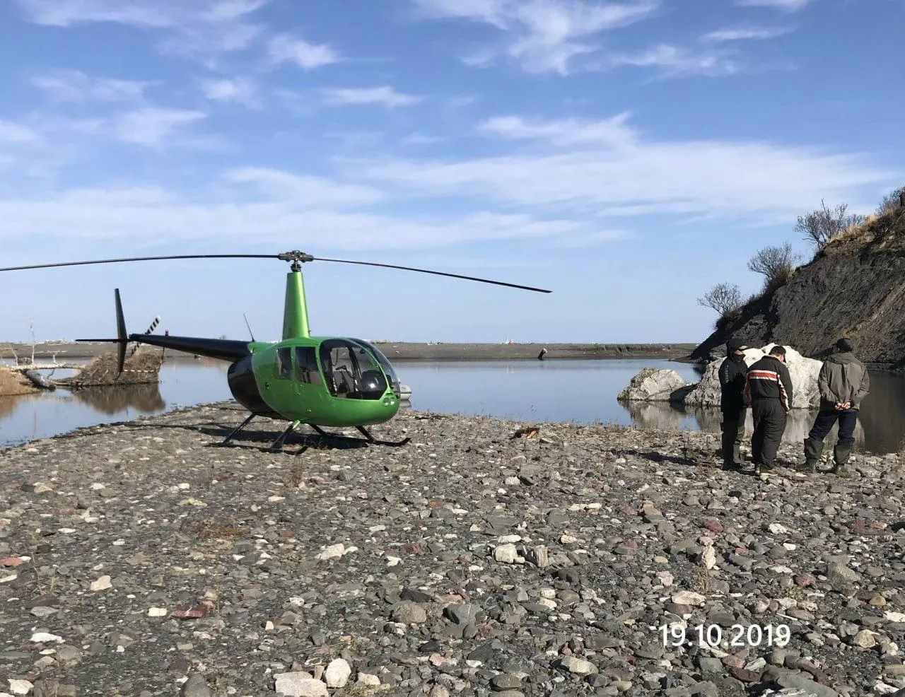 Фотоловушки зафиксировали посадку вертолета в устье реки Пурш-Пурш 25 и 27 июля и попытки ловли рыбы в запретной зоне; охрана заповедника усилена.