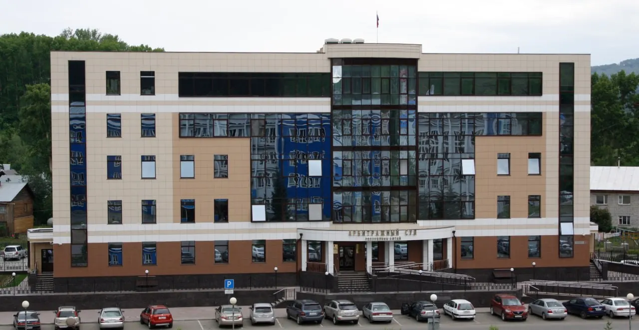 Арбитражный суд Республики Алтай удовлетворил иск Росприроднадзора к региональному оператору по обращению отходов. Деньги направят в бюджет Онгудайского района.