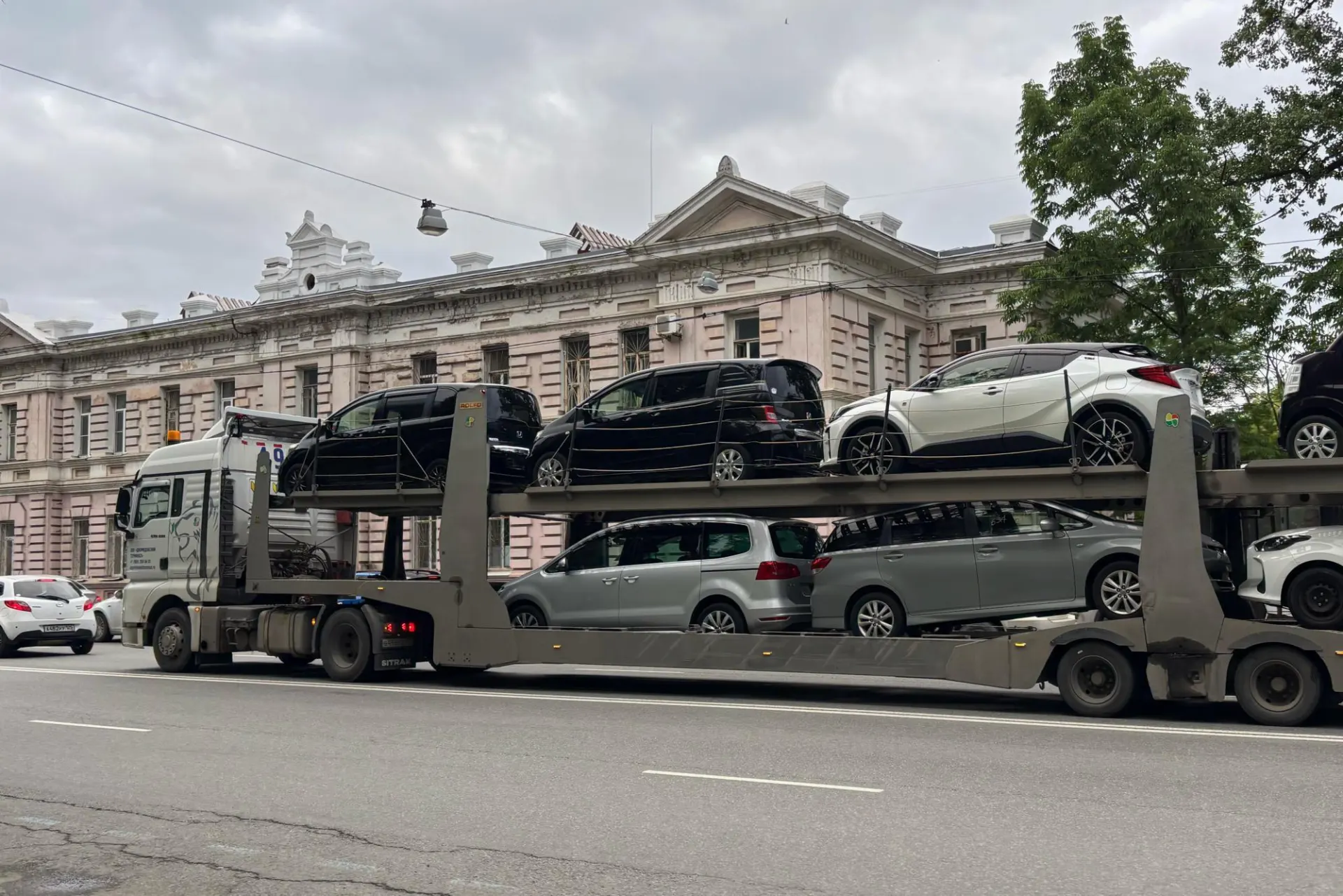 Повышение платы за переработку может повлиять на стоимость авто и спрос на рынке.