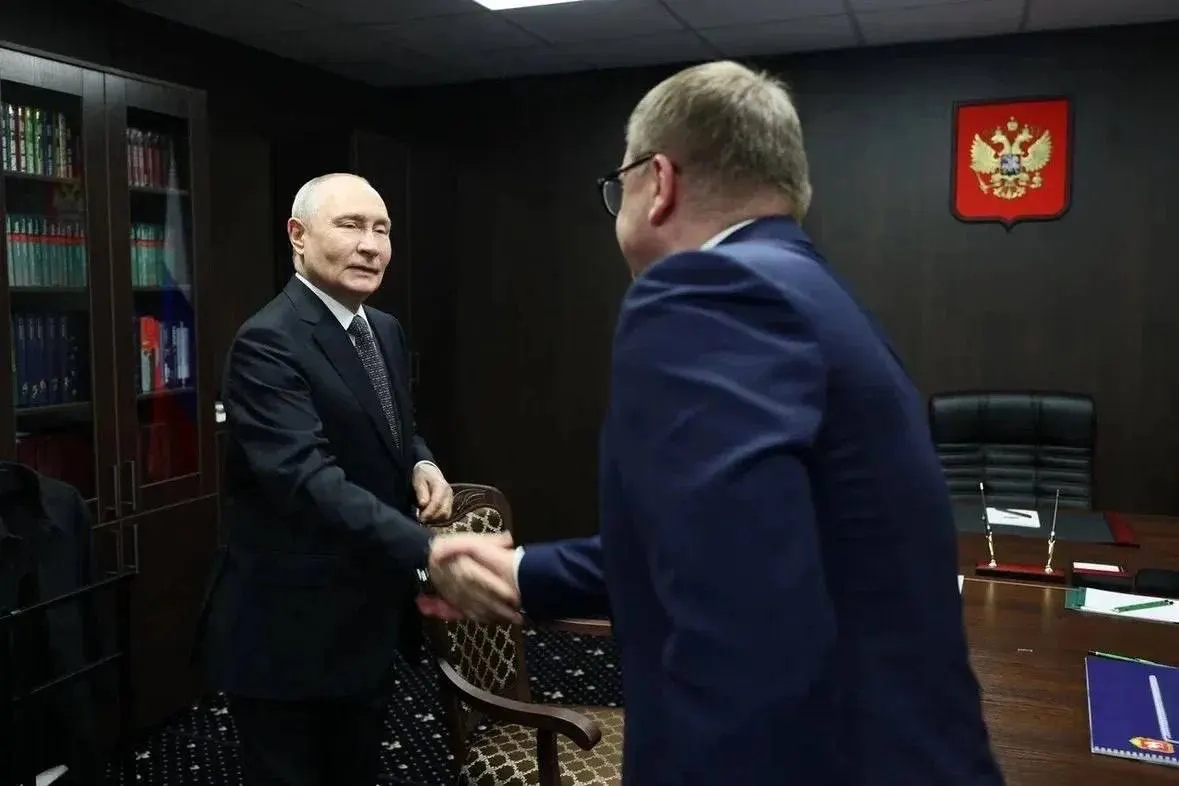 Регион заявляет о двукратном росте ВРП и новых проектах, но реальные данные показывают спад производства и значительный дефицит бюджета. Расследование о расходах на аннексированные территории и задержках инфраструктуры.