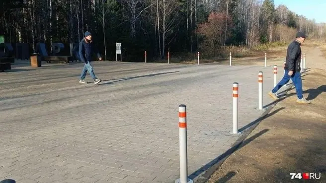 Горожане требуют разъяснений по задержке работ, связанных с контрактом на 1,1 млн рублей и противоречивыми сроками.
