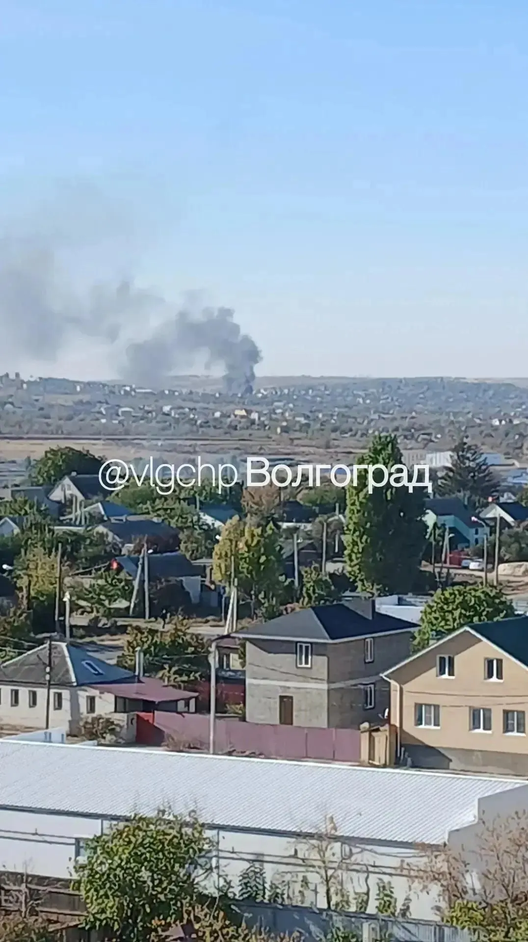 В&nbsp;Разгуляевке загорелась мусорная свалка, пожарные борются с&nbsp;возгоранием